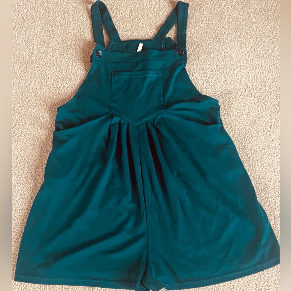 LARGE.   ADJUSTABLE STRAPS BIB OVERALL ROMPER - Picture 4 of 9